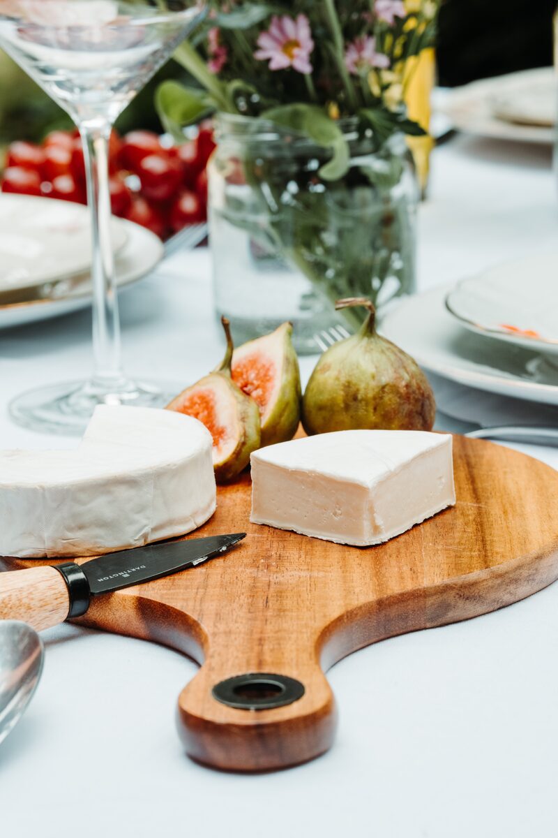 VANOZZA Brie Natur auf dem K&auml;sebrett